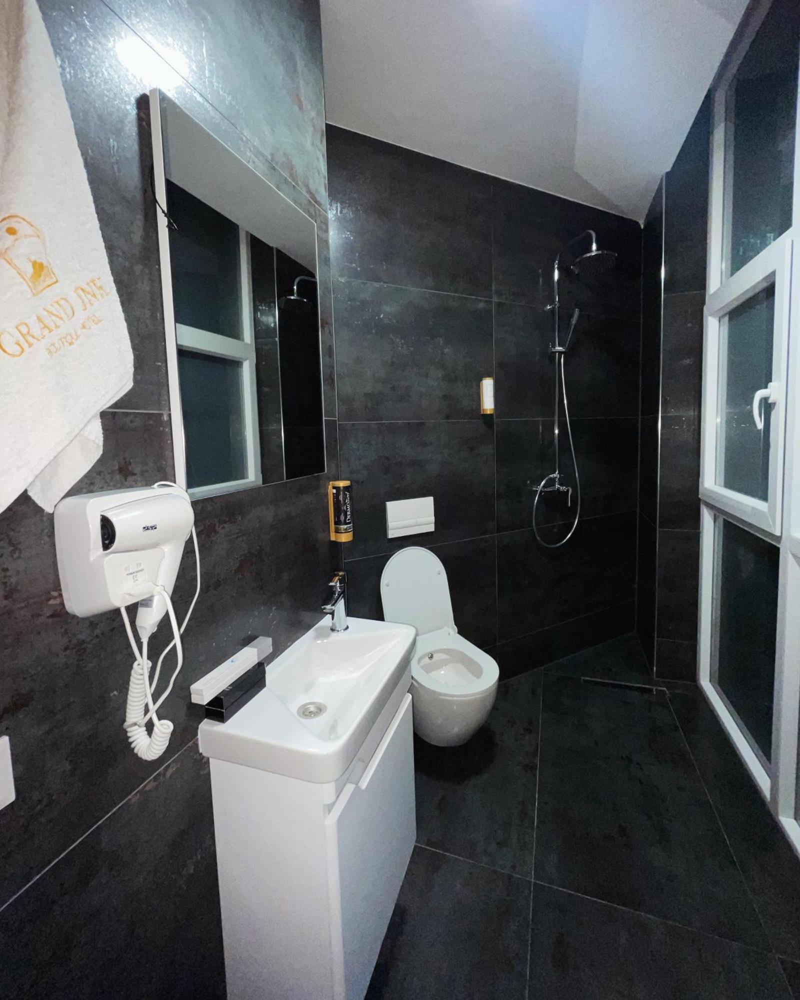 Grand Jnk Boutique Hotel Kukes 외부 사진