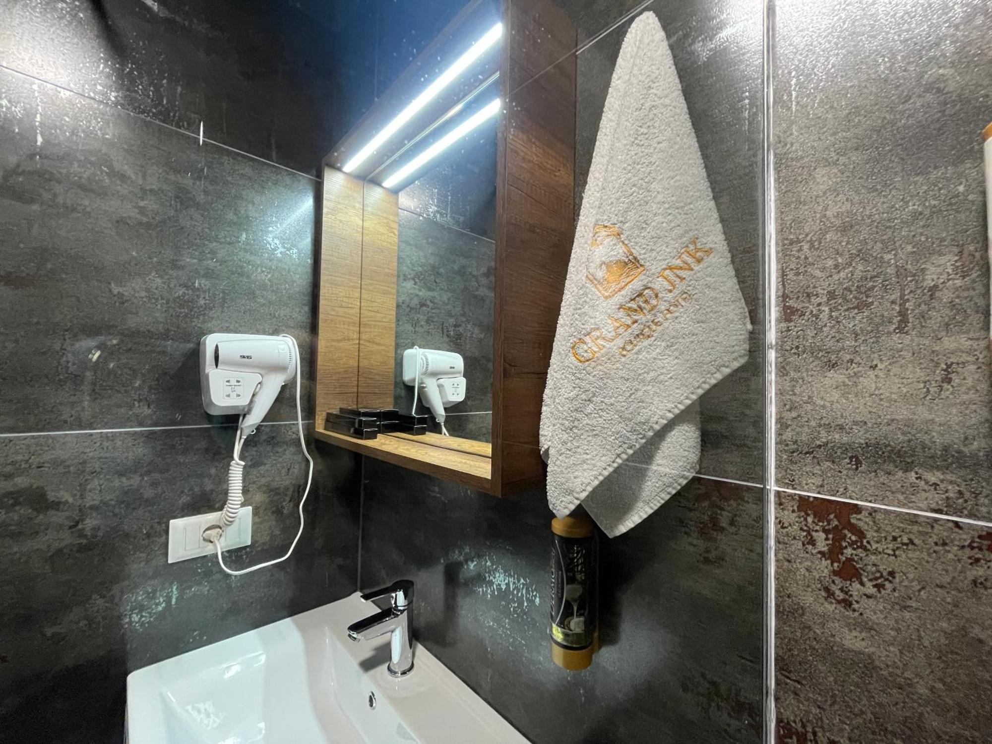 Grand Jnk Boutique Hotel Kukes 외부 사진